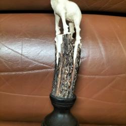 Sculpture statuette en bois de cerf cabinet de curiosités scrimshaw bouquetin