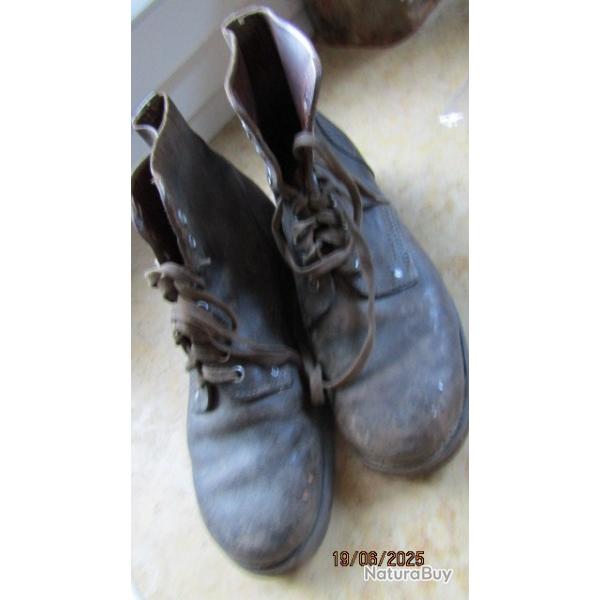 BRODEQUINS CUIR MODLE 1945 DE 1954 INDOCHINE ALGRIE TAILLE 29 (44) dclouts