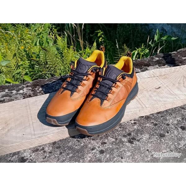 Chaussures marche/trekking unisex P40 tat neuf
