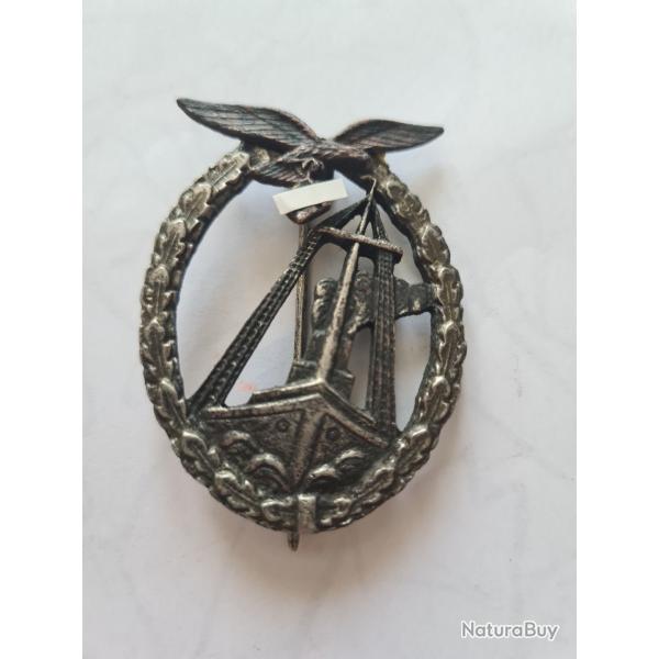 Badge   Allemand WW2 en reproduction  A25.10