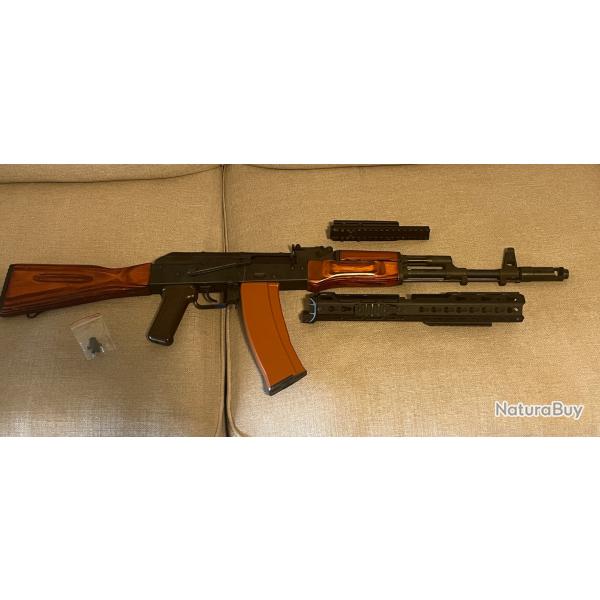 AK74 GHK + hanguard  et gaz tube FERAL panther