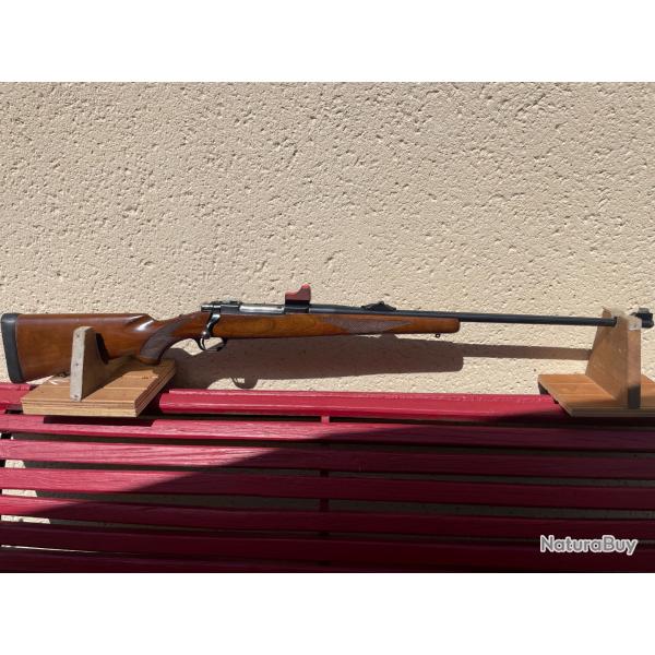 Carabine  verrou Ruger M77 , 7MM MAG quip point rouge docter  sight 2 plus , longueur total 114cm