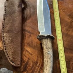 Beau couteau dague de chasse, bois de cerf etui gros cuir