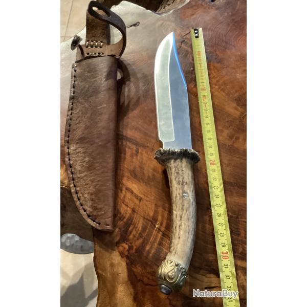 Beau couteau dague de chasse, bois de cerf etui gros cuir