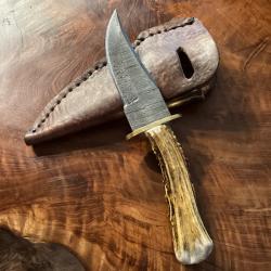 Couteau à dépecer lame damas etui gros cuir artisan français
