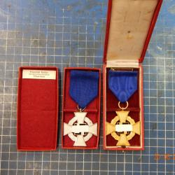 Lot de 2 médailles administration 25 et 40 ans IIIème REICH