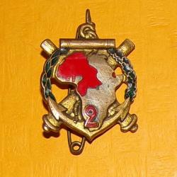 2° Régiment d'Artillerie Coloniale, dos guilloché embouti doré ,carte d'Afrique à une partie et chif