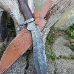 Couteau Kukkri Kukri Manche Bois Garde Pommeau Lame Acier Damas 256 COuches Etui Cuir Artisanat 001