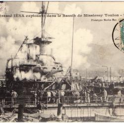 CPA - Marine Militaire -LE CUIRASSE IENA EXPLOSANT DANS LE BASIN DE MISSIESSY TOULON - N°3220