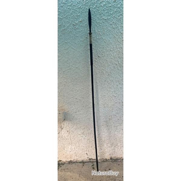 ANCIENNE ET RARE LANCE INDONESIENNE DU XIX POUR COLLECTION ASIE , BORNEO, SUMATRA, DAYAK