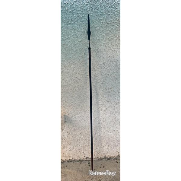 ANCIENNE RARE LANCE / SARBACANE INDONESIENNE DU XIX, COLLECTION ASIE , BORNEO, SUMATRA, javanais