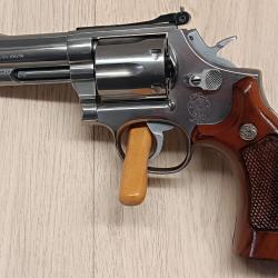REVOLVER SMITH ET WESSON 686-3 CANON 4 POUCES CALIBRE 357 MAGNUM OCCASION