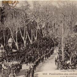 CPA - Marine Militaire -Funerailles des Victimes du Iena - Les Familles- N°3137