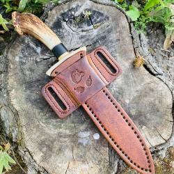 dague de chasse d'artisan / bois de cerf et ébène marbré