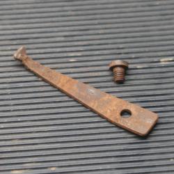 Ressort de levier d'ouverture et sa vis pour fusil Simplex Manufrance Ref @