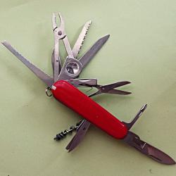 COUTEAU  suisse - 16 outils