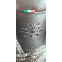 Chaussures de montagne sécurité