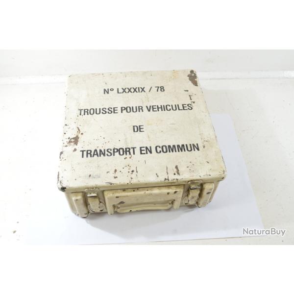 Ancienne caisse premiers secours Trousse pour vhicule de transport en commun. Militaire annes 1950