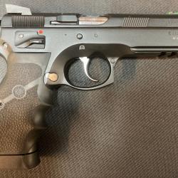 PISTOLET CZ SP-01.  9X19