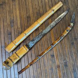 FORT POIGNARD ASIE CAMBODGE KHMER ET COUTEAU RACINE DE BAMBOU DEBUT 1900