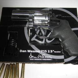 REVOLVER DAN WESSON 715. 2.5