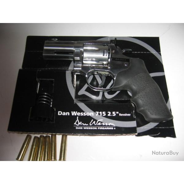 REVOLVER DAN WESSON 715. 2.5