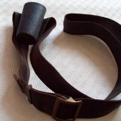 porte drapeau cuir noir retourné coté chaire 1870