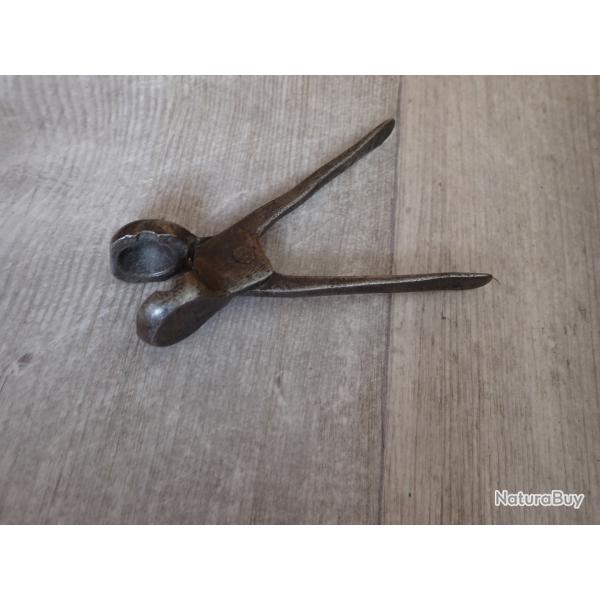 Moule  balle ronde de calibre 14 mm suisse ?