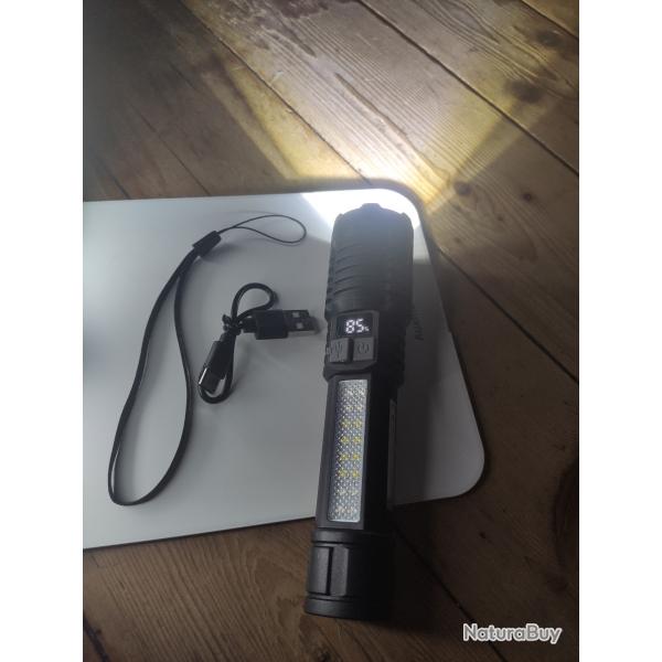 Lampe de poche LED rechargeable, zoom tlescopique et voyant d'alimentation, cinq modes d'clairage
