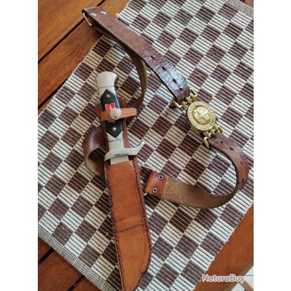 A SAISIR - Vritable couteau de scout ALBACETE dans son tui ceinture cuir d'origine TBE