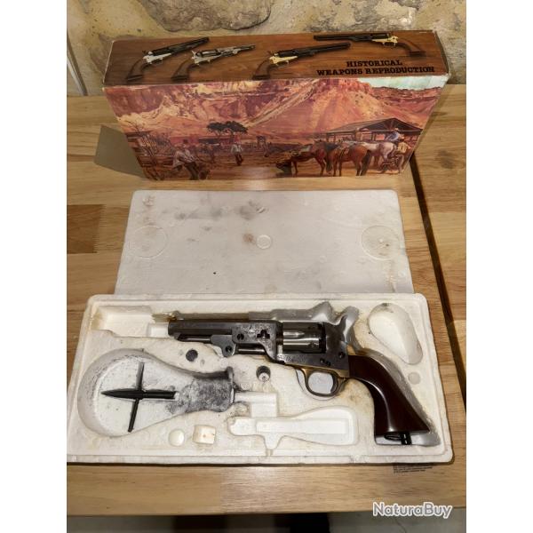 REVOLVER POUDRE NOIRE PIETTA YANK SHERIFF OLD MODEL CALIBRE 36  CODE AP =1986 EN BOITE