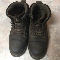 Chaussures solides en cuir