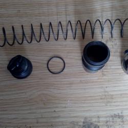 Lot de pieces diverses pour fusil semi auto bernardelli