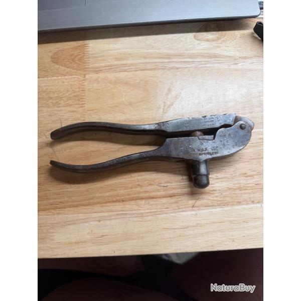 OUTIL DE RECHARGEMENT WINCHESTER 32 WCF D'EPOQUE