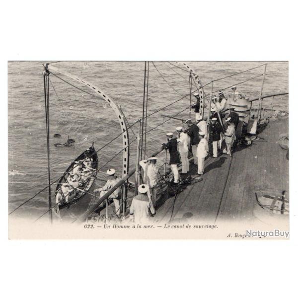 CPA - Marine Militaire - UN HOMME A LA MER CANOT DE SAUVETAGE MARINE N3209