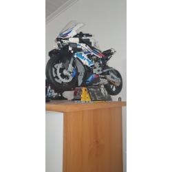 BMW M1000 RR 1/8ème LEGO