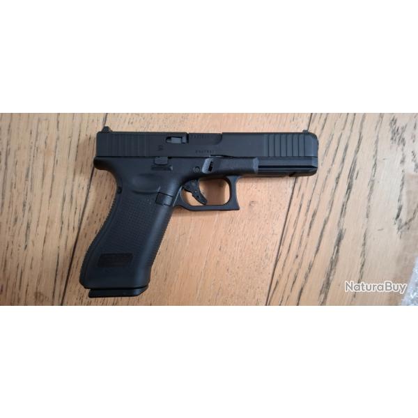 Glock 17 Gen 5 Umarex GHK Airsoft + 2 chargeurs - Trs bon tat
