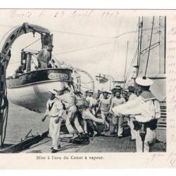 CPA - Marine Militaire -Mise a l'eau du Canot a vapeur N°3146
