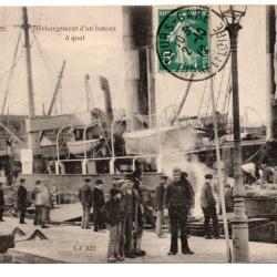 CPA - Marine ST- NAZAIRE  Déchargement  d'un bateau a quai N°3157
