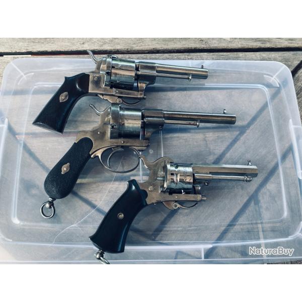 3 REVOLVERS A BROCHE  DONT 1 BERTHELET   Y CHASTANG  ET 1THE  GUARDIAN