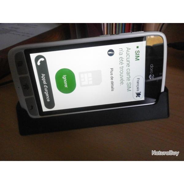 smartphone telephone pour senior Doro 8031