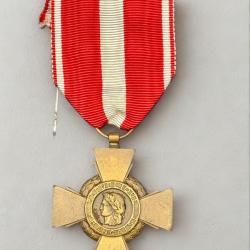 (11.001) Croix de la Valeur militaire
