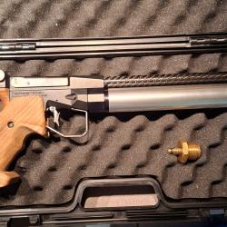 Pistolet air comprimé pcp / feinwerkbau c25 complètemet révisé avec régulateur de pression neuf.