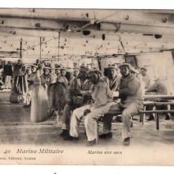 CPA - Marine Militaire - Marins aux sacs N°3120