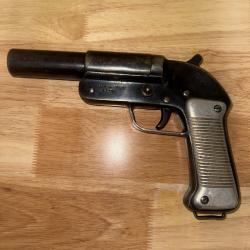 PISTOLET LANCE FUSEE ROUMAIN MODELE 1945