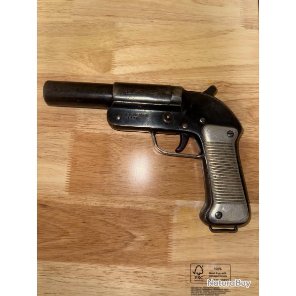 PISTOLET LANCE FUSEE ROUMAIN MODELE 1945