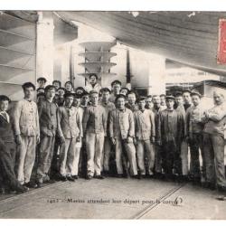 CPA - Marine Militaire  -  Marin attendant leur d&eacute;part pour la corv&eacute;e- N&deg;3051