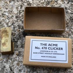 clicker cricket. boîte et criquet incomplet (Anglais us para ww2 )