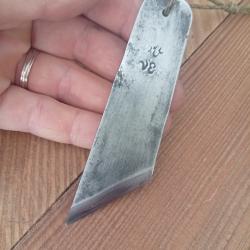 couteau kiridashi forgé en acier carbone XC75