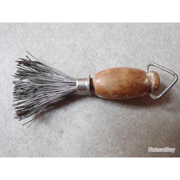 Ancienne petite brosse de nettoyage ancienne. Poils mtalliques